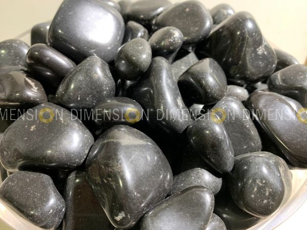 Colour Polished Pebbles,10mm-25mm, premium quality - Black (1kg Pack)