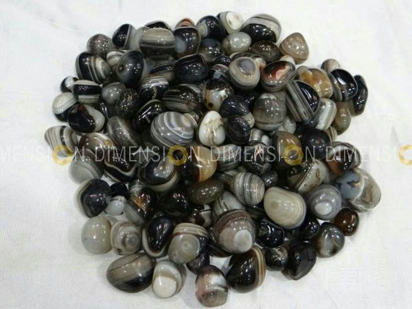 Colour Polished Pebbles 10mm-25mm, premium quality - Black Banded (1kg Pack)